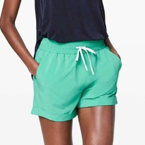 Lululemon Spring Break Away Short *4-way Stretch 3" in teal